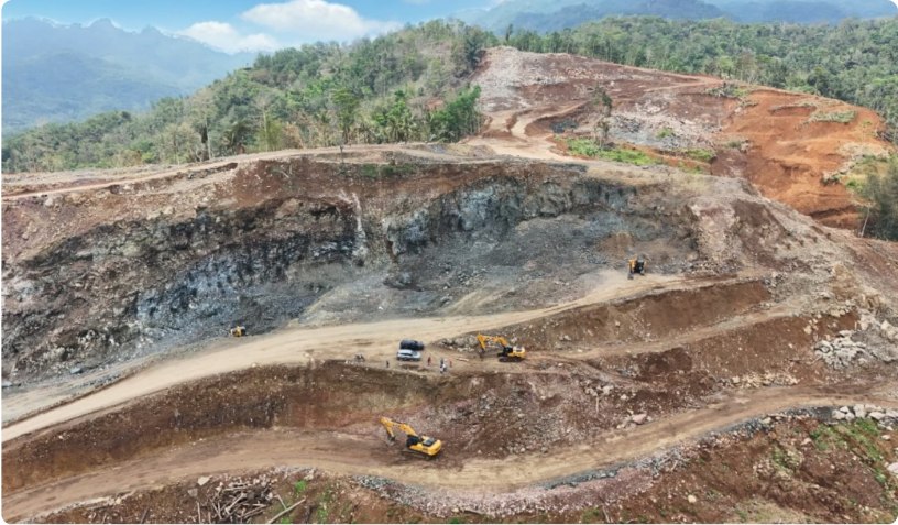 Koleksi Alat Berat di Lokasi